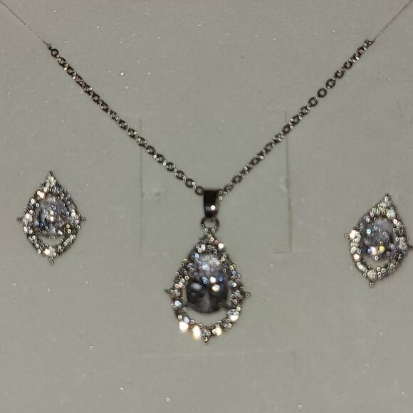 Silvertone and CZ jewelry set - Picture 2 of 4